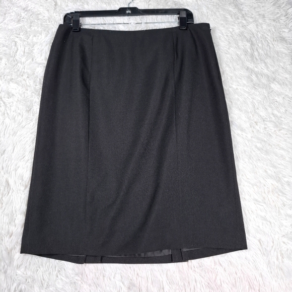 Kasper Dresses & Skirts - Kasper Classics Women's Pencil Skirt 2 Back Splits Solid Black 10 Petite